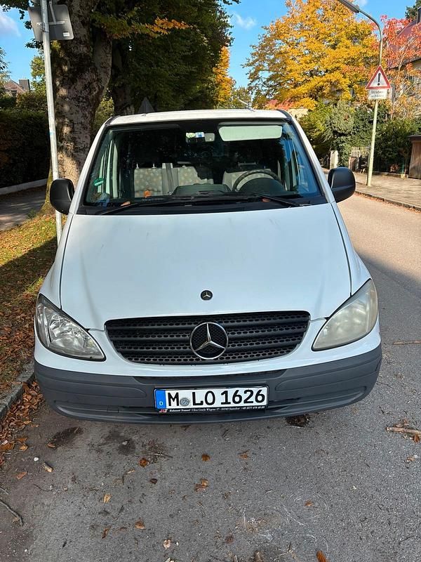Weiß Gebraucht 2008 Mercedes Vito Van / Kleinbus | 8.999 € - Bild 1/4