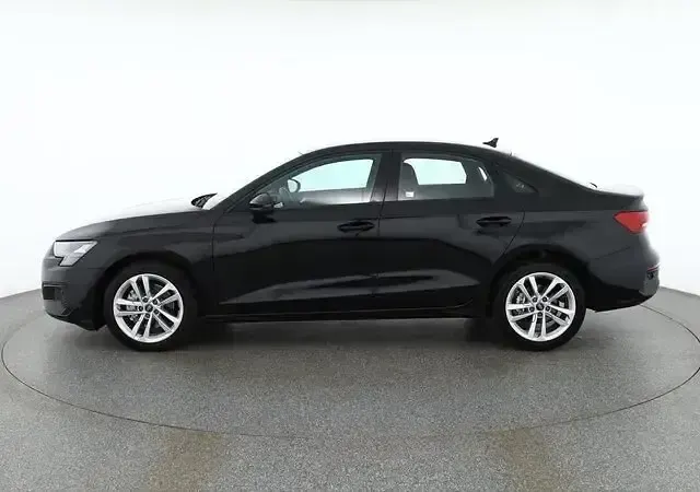 Gebraucht Audi A3 Ambiente 150 PS (110 kW) 2021 Mythosschwarz metallic Limousine
