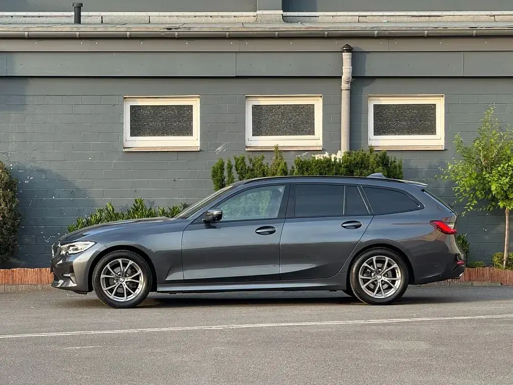 Gebraucht BMW 318 M Sport 150 PS (110 kW) 2020 Grau Kombi