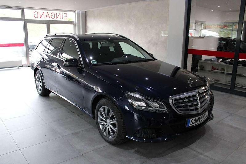 Gebraucht Mercedes E250 204 PS (150 kW) 2013 Blau Kombi