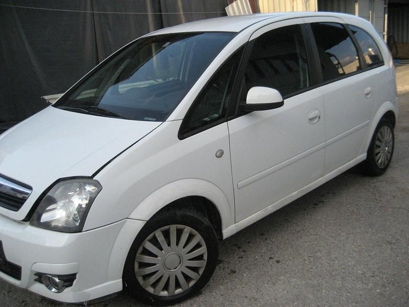 Gebraucht Opel Meriva 105 PS (77 kW) 2009 Weiß Van / Kleinbus