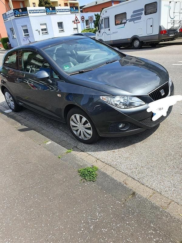 Grau Gebraucht 2009 Seat Ibiza SC Style Kleinwagen | 1.599 € - Bild 1/4