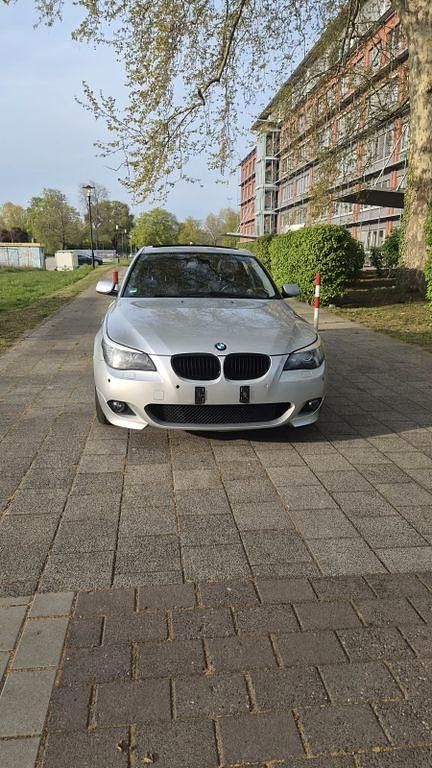 Second-hand BMW 525 218 CP (160 kW) 2007 Argintiu Berlinǎ