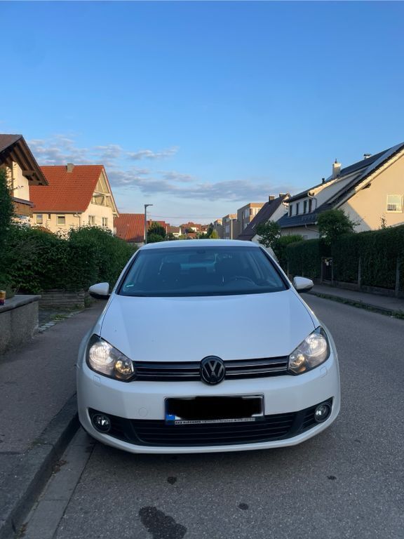 Weiß Gebraucht 2012 VW Golf VII Move Limousine | 3.800 € (Superpreis) - Bild 1/4