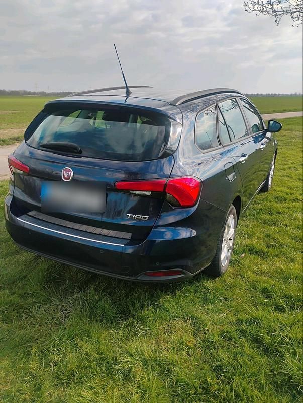 Gebraucht Fiat Tipo 95 PS (69 kW) 2017 Blau Kombi