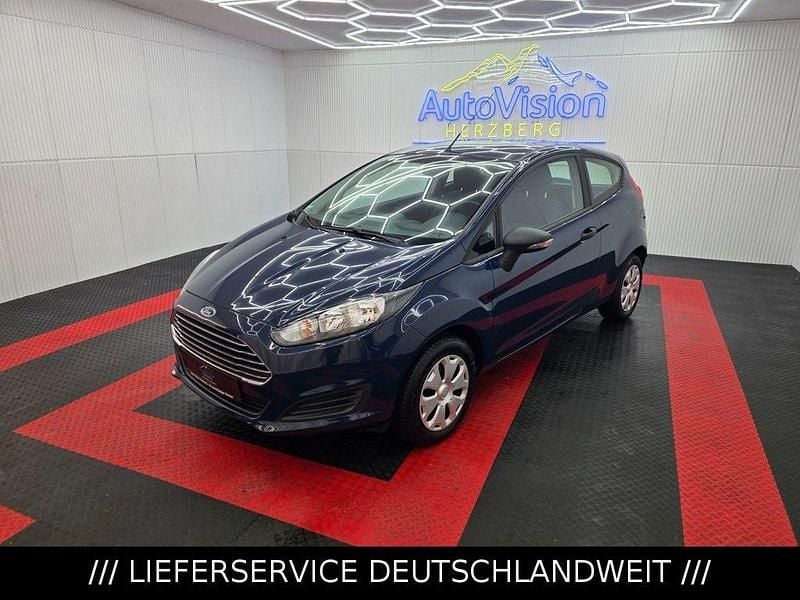 Gebraucht Ford Fiesta Ambiente 60 PS (44 kW) 2015 Blau Kleinwagen