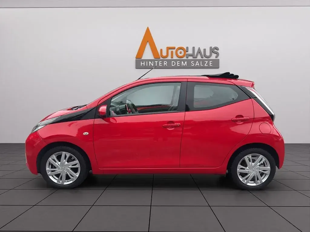 Gebraucht Toyota Aygo X-wave 69 PS (50 kW) 2015 Rot Kleinwagen