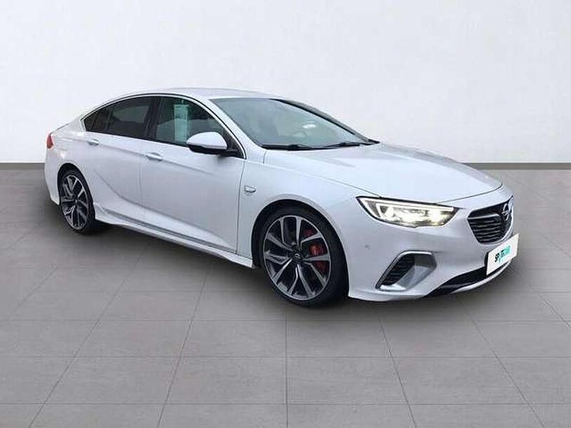 Gebraucht Opel Insignia Sport 209 PS (153 kW) 2019 Abalone weiss (p3s) Coupé