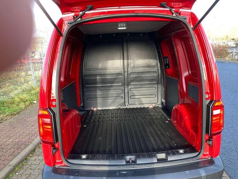 Gebraucht VW Caddy Edition 102 PS (75 kW) 2019 Rot Van / Kleinbus