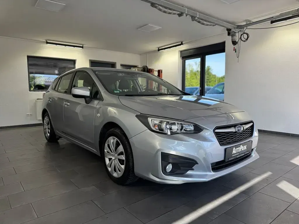 Gebraucht Subaru Impreza Trend 114 PS (83 kW) 2019 Silber Limousine