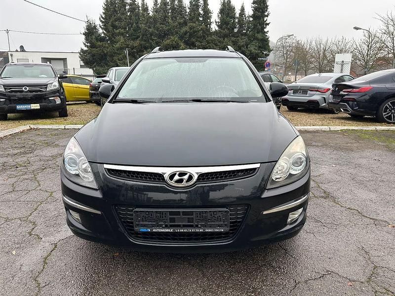 Gebraucht Hyundai i30 105 PS (77 kW) 2010 Schwarz Kombi