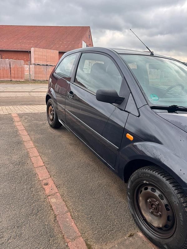 Gebraucht Ford Fiesta 60 PS (44 kW) 2004 Blau Kleinwagen