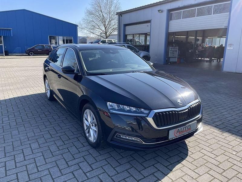 Second-hand Skoda Octavia Style 116 CP (85 kW) 2021 Negru Break