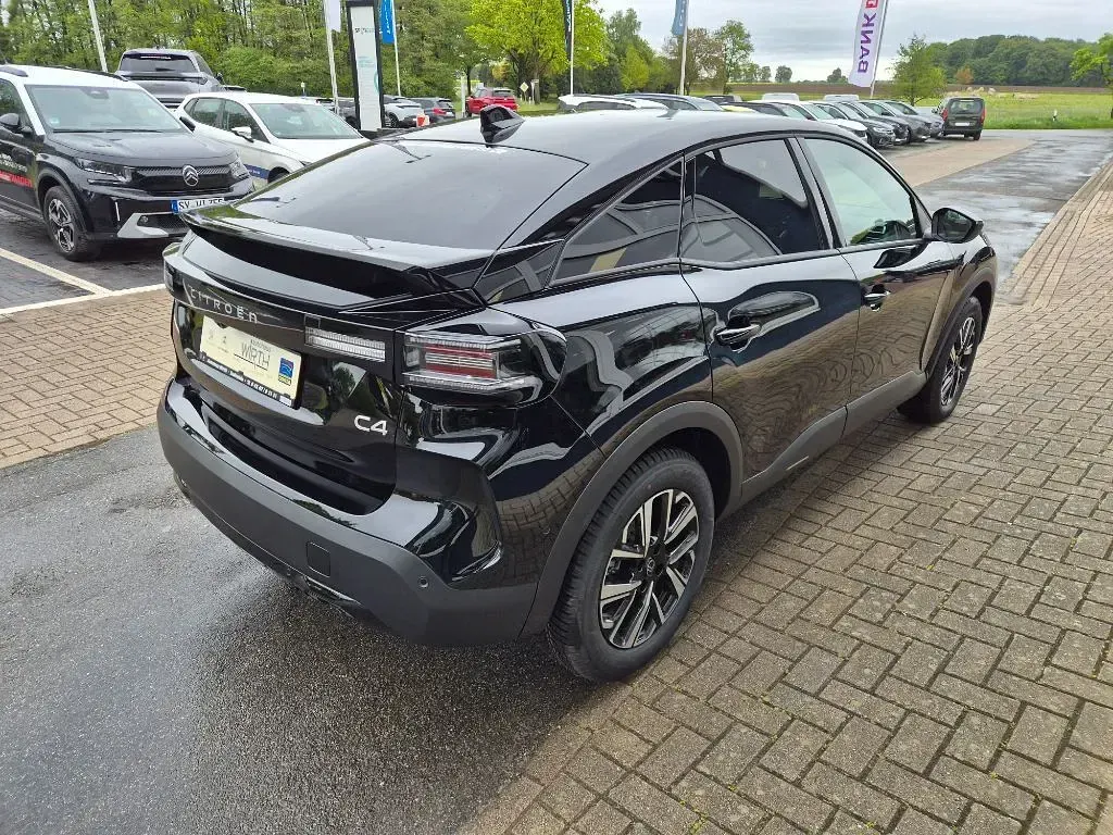 Neu Citroën C4 136 PS (100 kW) 2026 Perlaneraschwarz metallic SUV