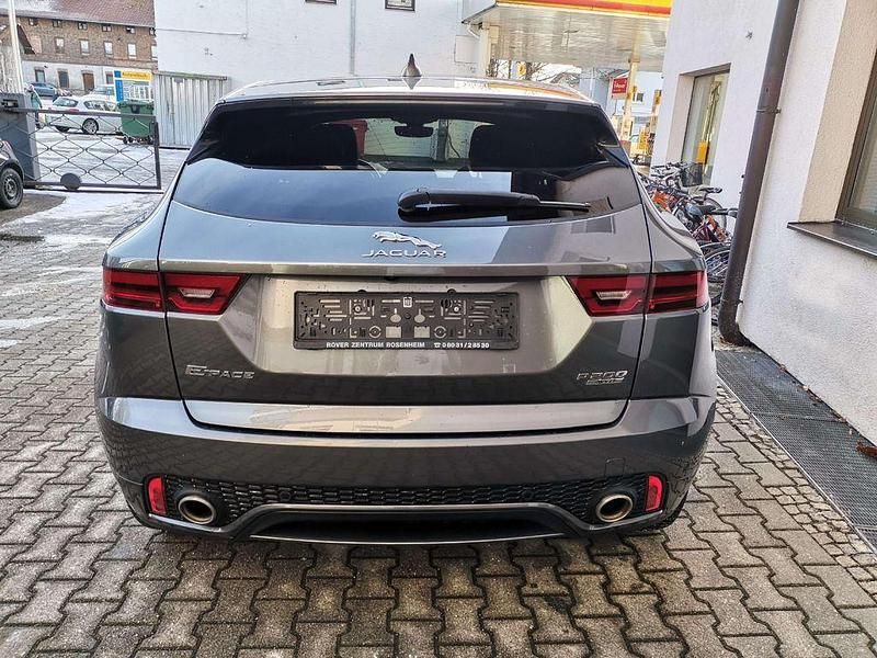 Gebraucht Jaguar E-Pace R-Dynamic 200 PS (147 kW) 2019 Corris grey met. SUV