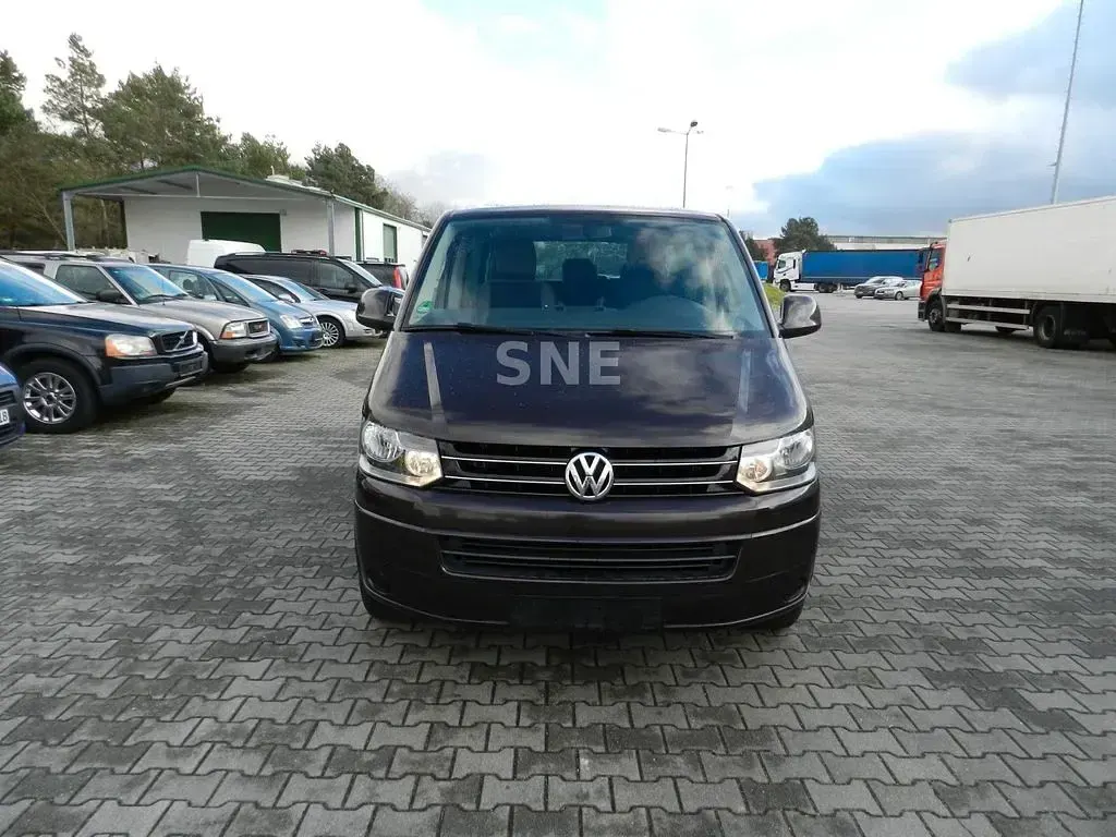 Gebraucht VW Caravelle Comfortline 179 PS (131 kW) 2014 Dark wood perleffekt Van