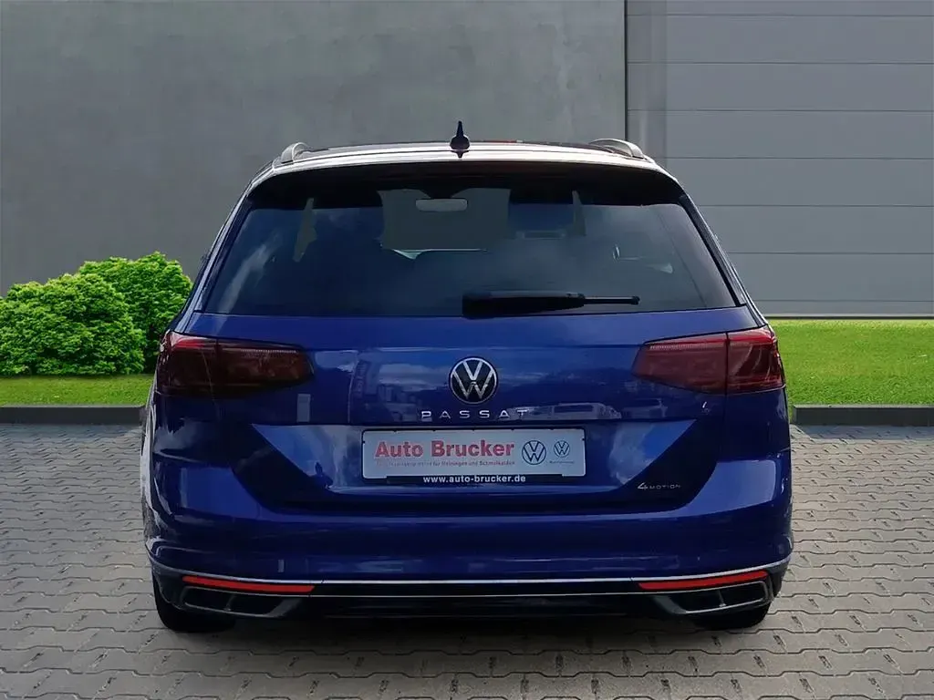 Gebraucht VW Passat Business 200 PS (147 kW) 2023 Lapiz blue metallic Kombi
