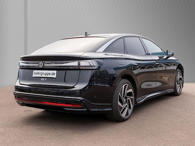 Gebraucht VW ID.7 Pro 210 kW (286 PS) 2023 Grenadillschwarz metallic Kleinwagen