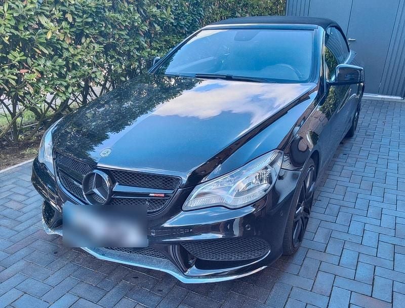 Gebraucht Mercedes E200 AMG 184 PS (135 kW) 2014 Schwarz Cabrio