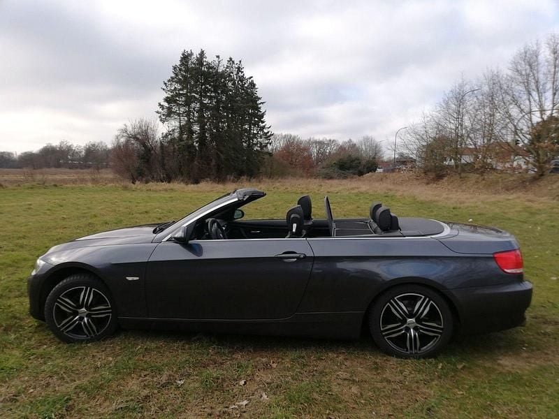 Gebraucht BMW 320 Cabriolet Performance 170 PS (125 kW) 2010 Grau Cabrio