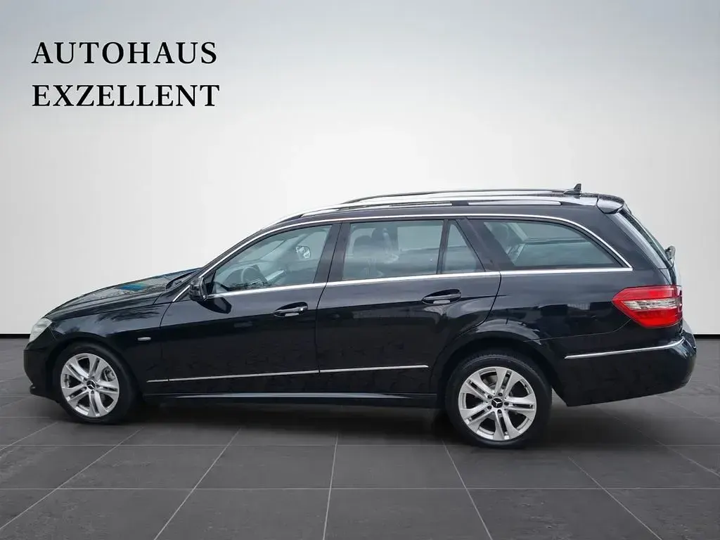 Gebraucht Mercedes E200 184 PS (135 kW) 2011 Schwarz Limousine