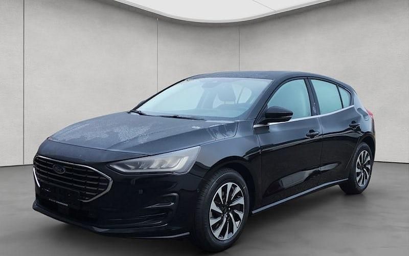 Neu Ford Focus Titanium 155 PS (114 kW) 2025 Agate black metallic Limousine