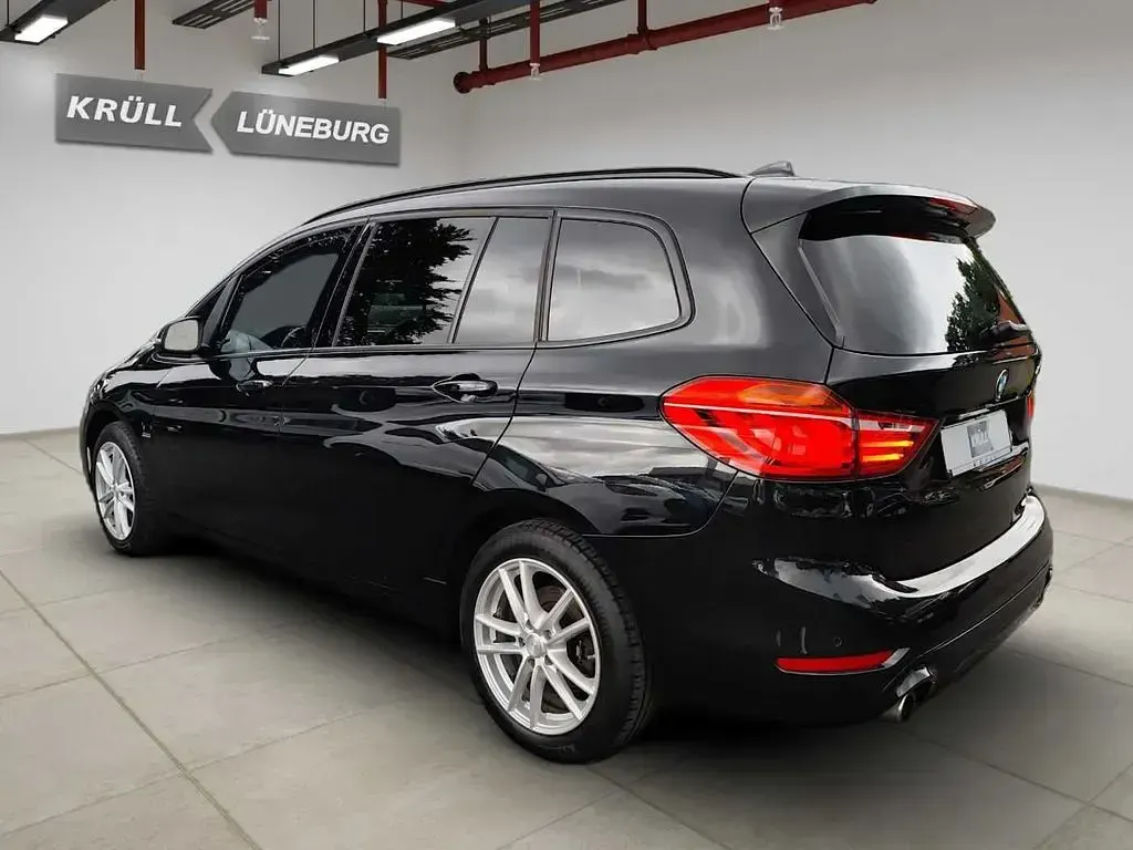 Gebraucht BMW 220 Gran Tourer Sport Line 192 PS (141 kW) 2018 Schwarz Van / Kleinbus