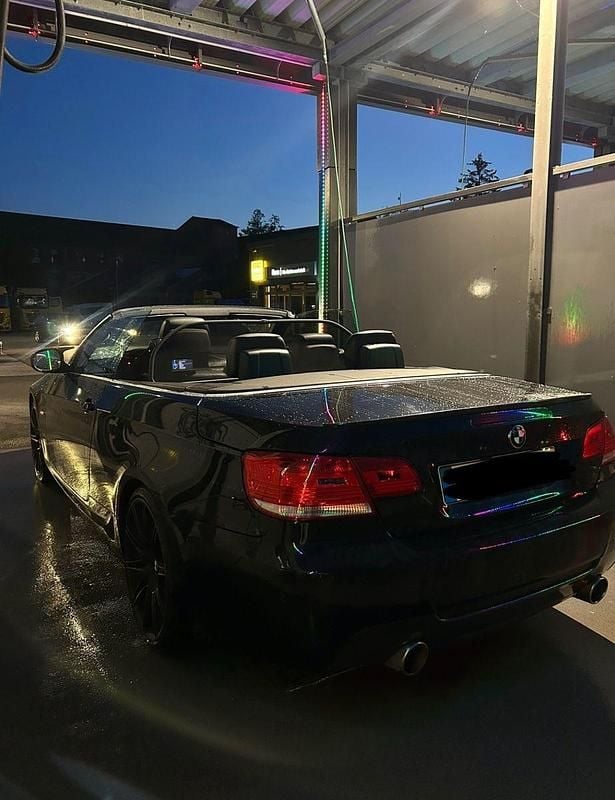 Schwarz Gebraucht 2009 BMW 320 Cabriolet M Sport Cabrio | 10.500 € (Guter Preis) - Bild 1/4