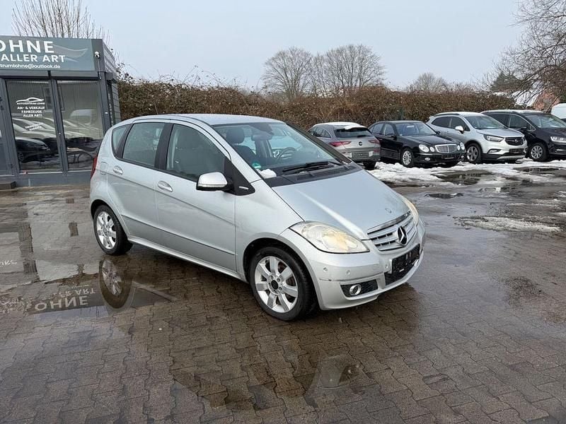 Gebraucht Mercedes A180 109 PS (80 kW) 2010 Silber Limousine