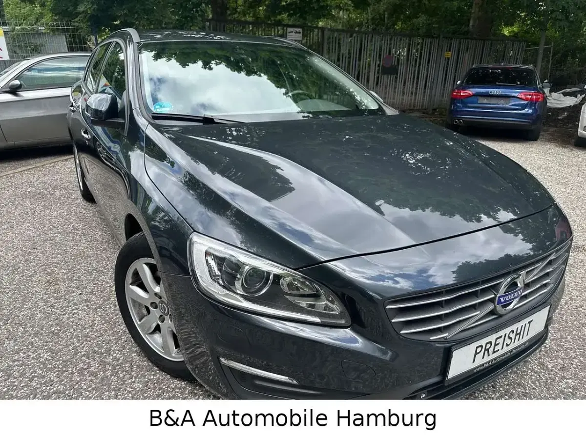 Gebraucht Volvo V60 Business Edition 136 PS (100 kW) 2015 Savile grey Kombi