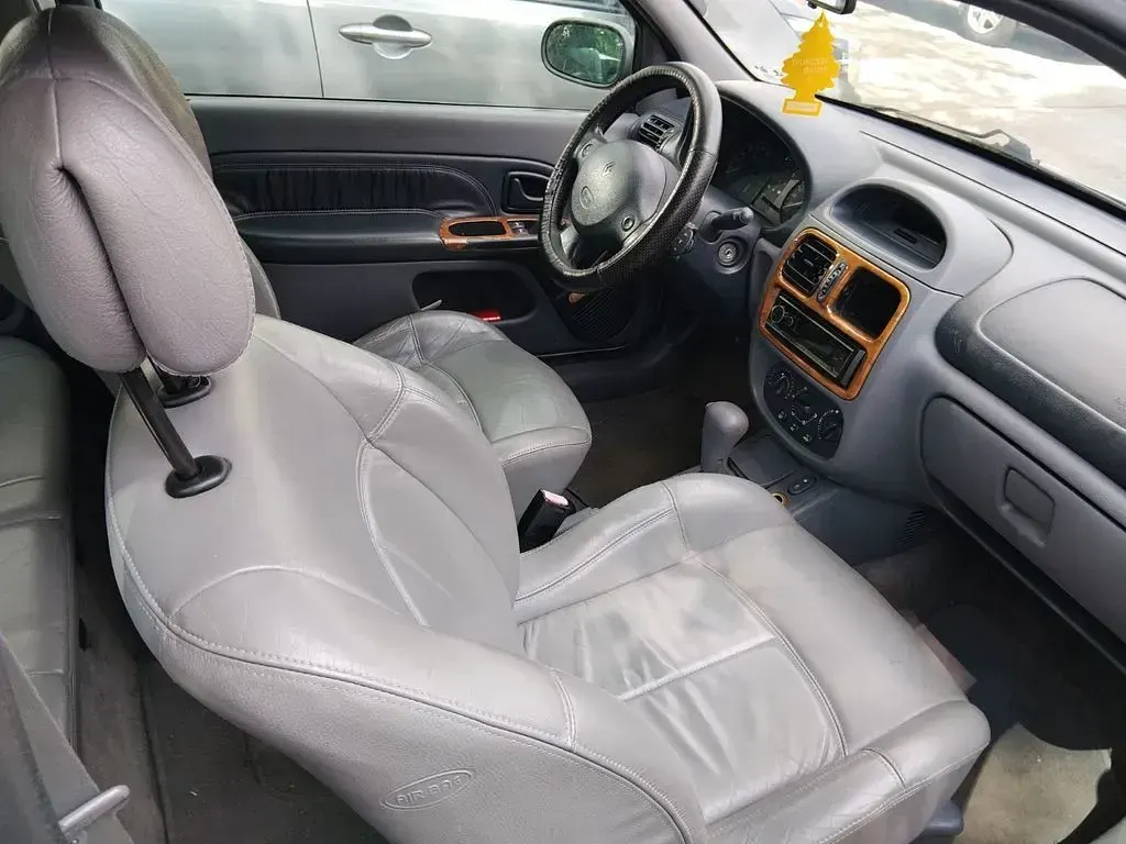 Gebraucht Renault Clio Initiale 90 PS (66 kW) 2000 Grau Limousine