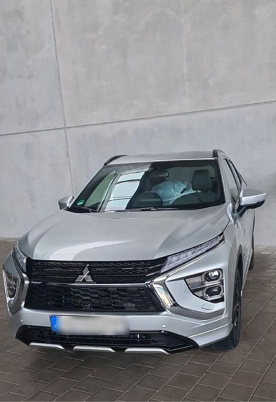 Silber Gebraucht 2022 Mitsubishi Eclipse Select SUV | 22.400 € - Bild 1/4