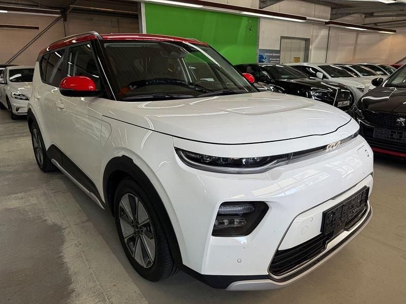 Weiß Gebraucht 2023 Kia Soul EV Inspiration SUV | 26.990 € (Superpreis) - Bild 1/4