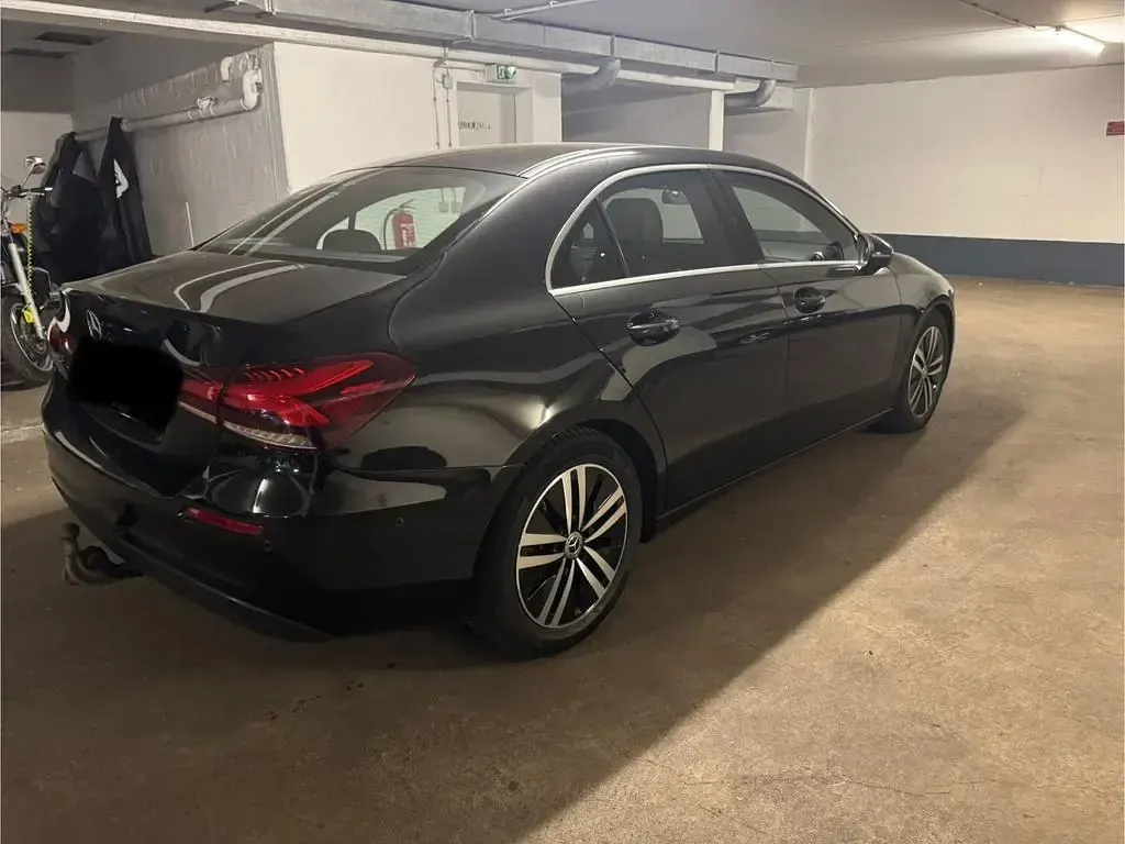 Gebraucht Mercedes A200 163 PS (119 kW) 2021 Schwarz Limousine