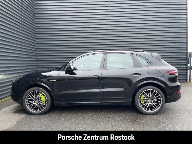 Gebraucht Porsche Cayenne E-Hybrid 462 PS (339 kW) 2019 Tiefschwarzmetallic SUV