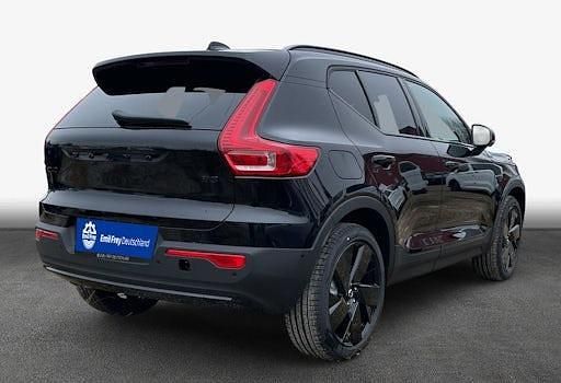 Neu Volvo XC40 Plus 163 PS (119 kW) 2026 Weiß SUV