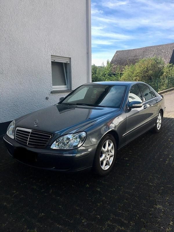 Grau Gebraucht 2004 Mercedes S350 Limousine | 10.400 € (Teuer) - Bild 1/4