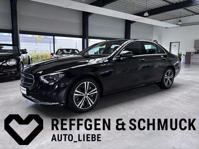 Obsidianschwarz Gebraucht 2021 Mercedes E400 Limousine | 48.890 € (Etwas zu teuer) - Bild 1/4