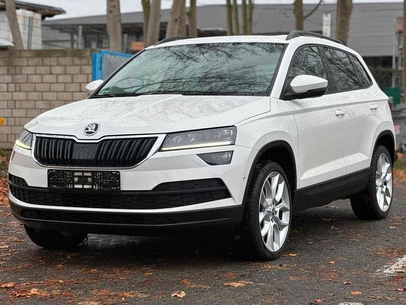 Weiß Gebraucht 2018 Skoda Karoq Style SUV | 17.500 € (Teuer) - Bild 1/4