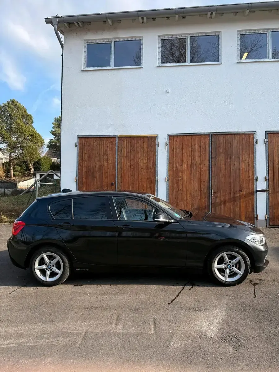 Gebraucht BMW 116 116 PS (85 kW) 2016 Schwarz Kleinwagen