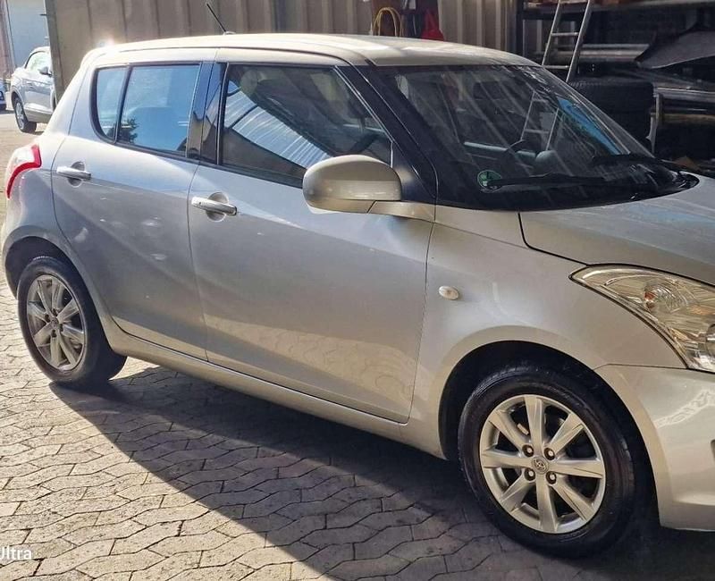 Gebraucht Suzuki Swift Club 94 PS (69 kW) 2011 Grau Kleinwagen