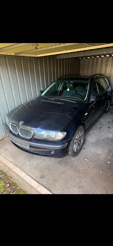 Blau Gebraucht 2005 BMW 320 Kombi | 1.500 € (Superpreis) - Bild 1/4