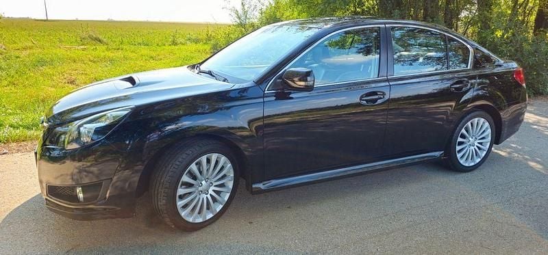 Schwarz Gebraucht 2010 Subaru Legacy Sport Limousine | 9.990 € (Fairer Preis) - Bild 1/4