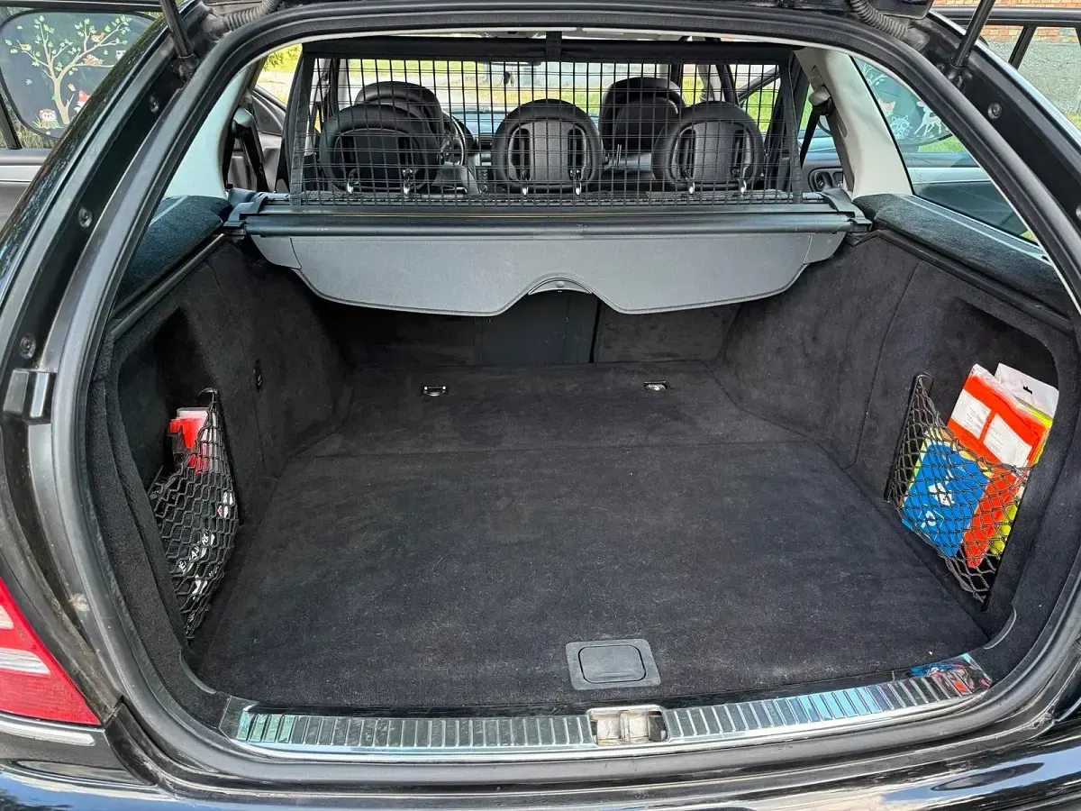 Gebraucht Mercedes C180 140 PS (102 kW) 2006 Schwarz Kombi