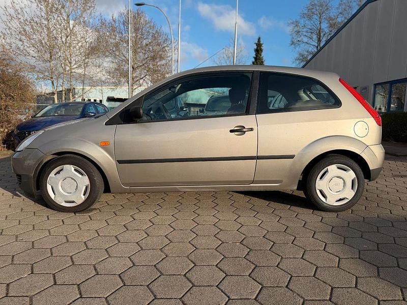 Gebraucht Ford Fiesta 80 PS (58 kW) 2004 Silber Kleinwagen