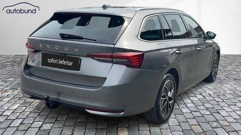 Neu Skoda Octavia Selection 150 PS (110 kW) 2026 Grau Kombi
