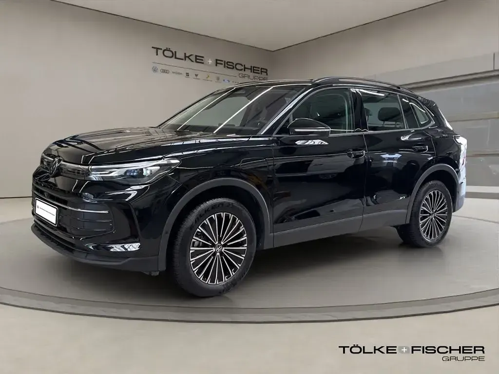 Gebraucht VW Tiguan Life 204 PS (150 kW) 2025 Grenadillschwarz (metallic) SUV