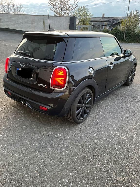 Second-hand Mini Cooper S Chili 192 CP (141 kW) 2018 Negru Hatchback