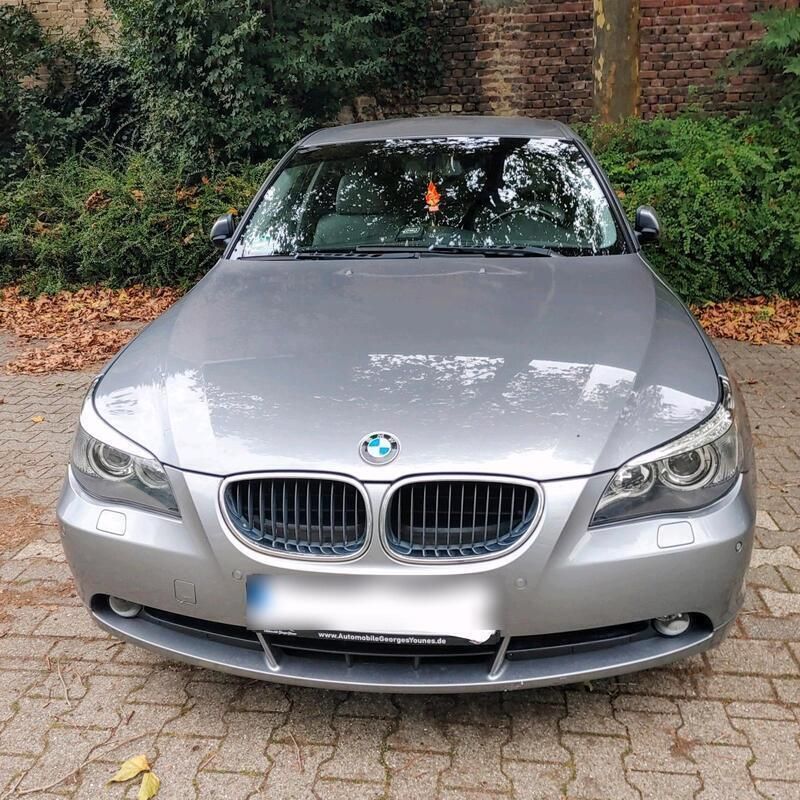 Silber Gebraucht 2003 BMW 520 Limousine | 4.400 € (Superpreis) - Bild 1/4