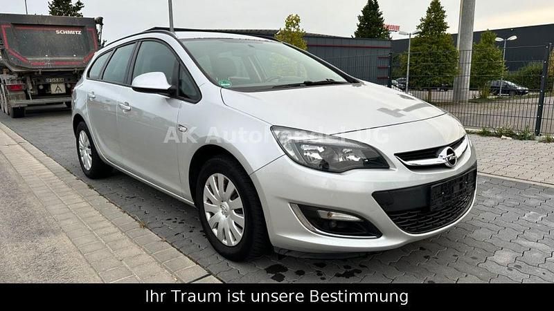 Gebraucht Opel Astra Edition 110 PS (80 kW) 2013 Silber Kombi